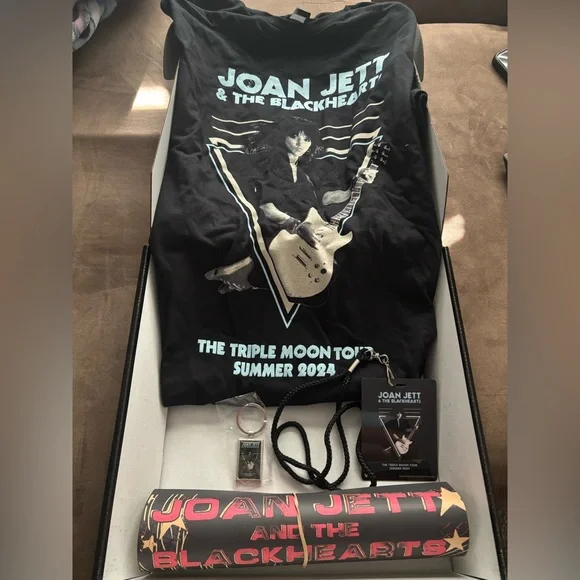 Joan Jett and The Blackhearts VIP Merch Bundle - Picture 2 of 4